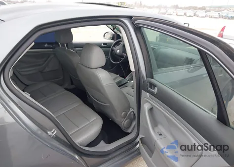 2007 Volkswagen Jetta Wolfsburg Edition z USA, uszkodzony, nr VIN 3VWEF81K97M083550